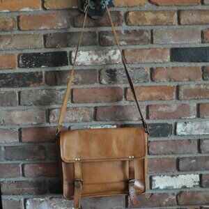 Natural Leather Heavy Duty Crossbody Messenger Bag Lrg.